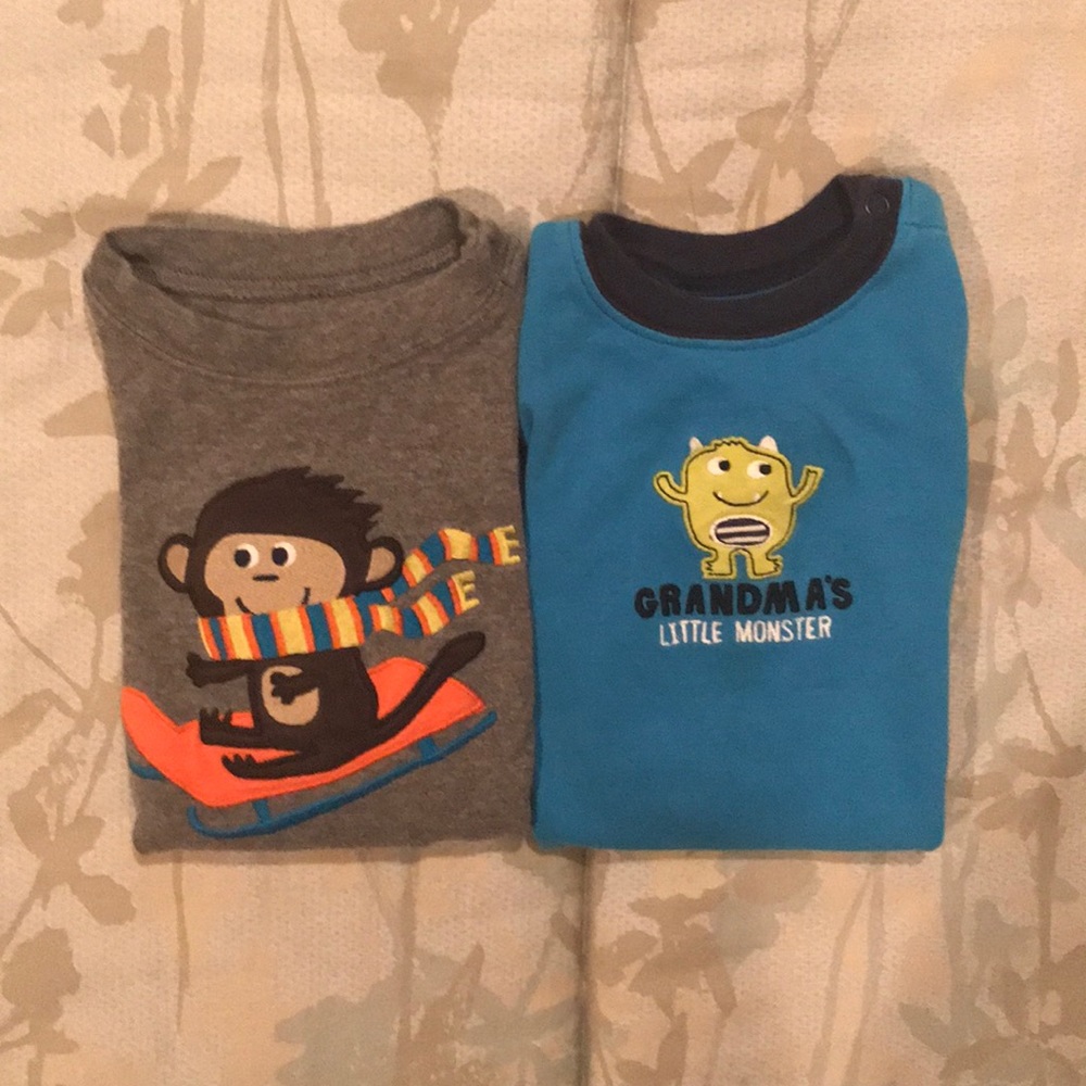 ✖️2️⃣ bundle of long sleeve onesies, size 24 month